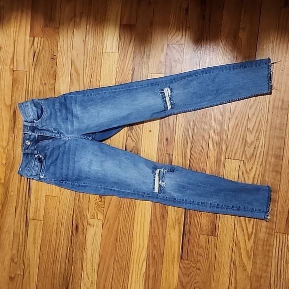 H&M Denim - Divided Skinny High waist ripped Jeans